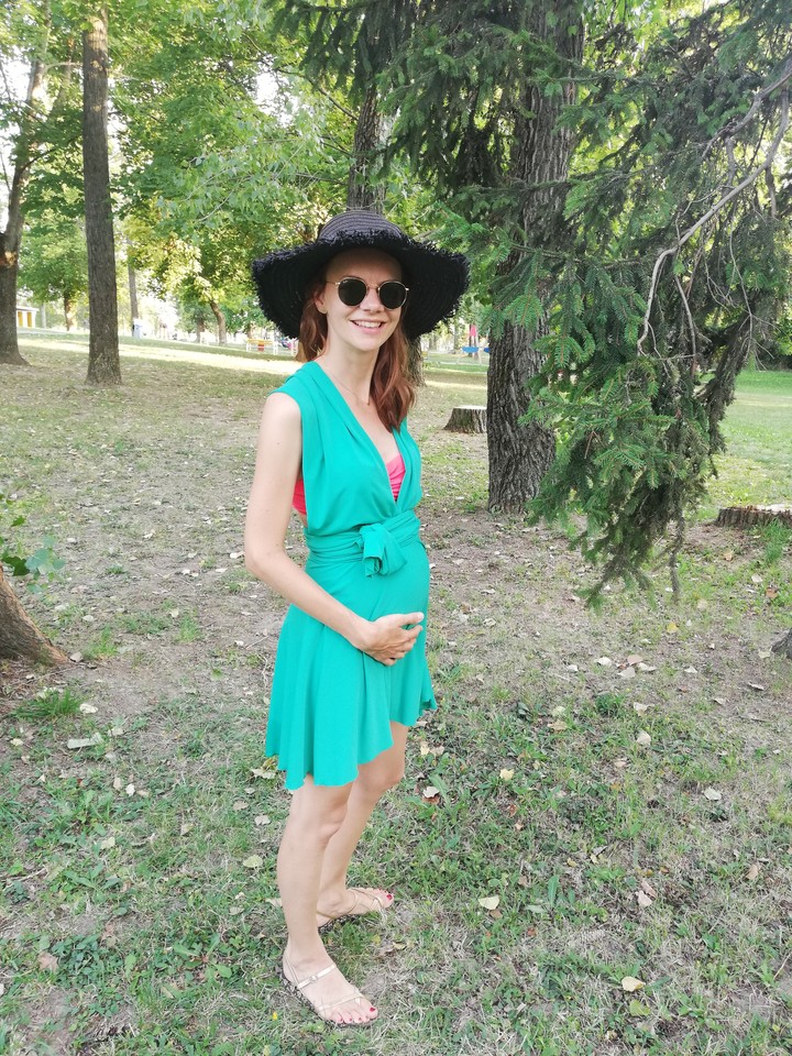 Herečka Anna Nováková s bruškom 